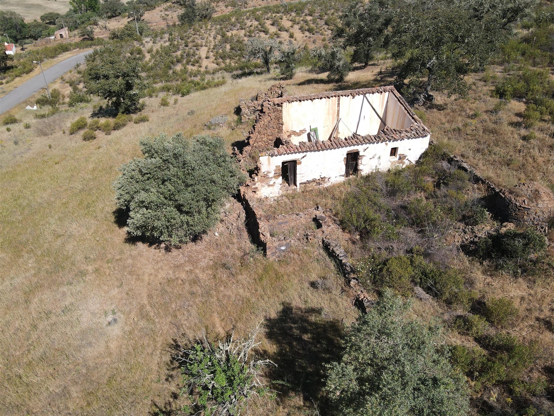 Moradia para Restaurar T2 Venda em Ameixial,Loulé
