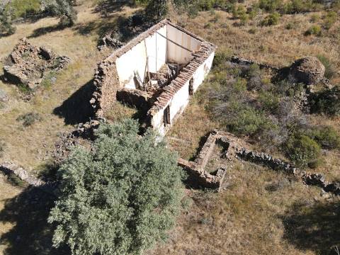 Moradia para Restaurar T2 Venda em Ameixial,Loulé