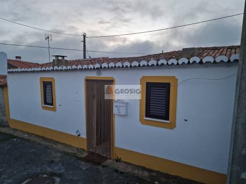 Moradia T1 Venda em Santa Bárbara de Padrões,Castro Verde