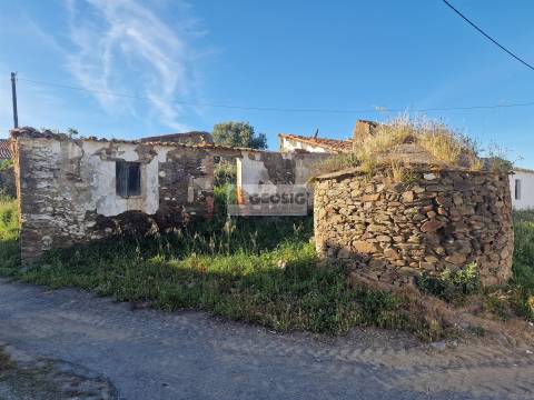 Moradia Devoluta T2 Venda em São Marcos da Ataboeira,Castro Verde