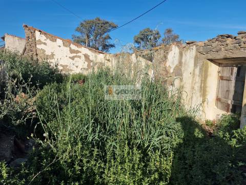 Moradia Devoluta T2 Venda em São Marcos da Ataboeira,Castro Verde