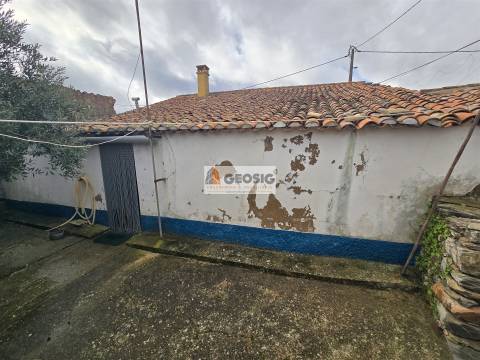 Moradia Geminada T1+2 Venda em Castro Verde e Casével,Castro Verde