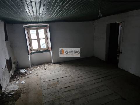 Moradia Geminada T5 Venda em Ourique,Ourique