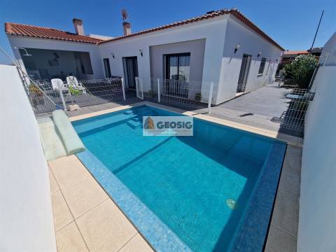 Moradia T4 Venda em Almodôvar e Graça dos Padrões,Almodôvar