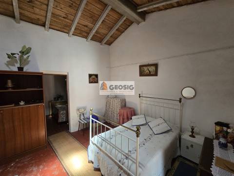 Moradia Geminada T1+1 Venda em Almodôvar e Graça dos Padrões,Almodôvar