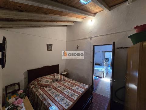 Moradia Geminada T1+1 Venda em Almodôvar e Graça dos Padrões,Almodôvar