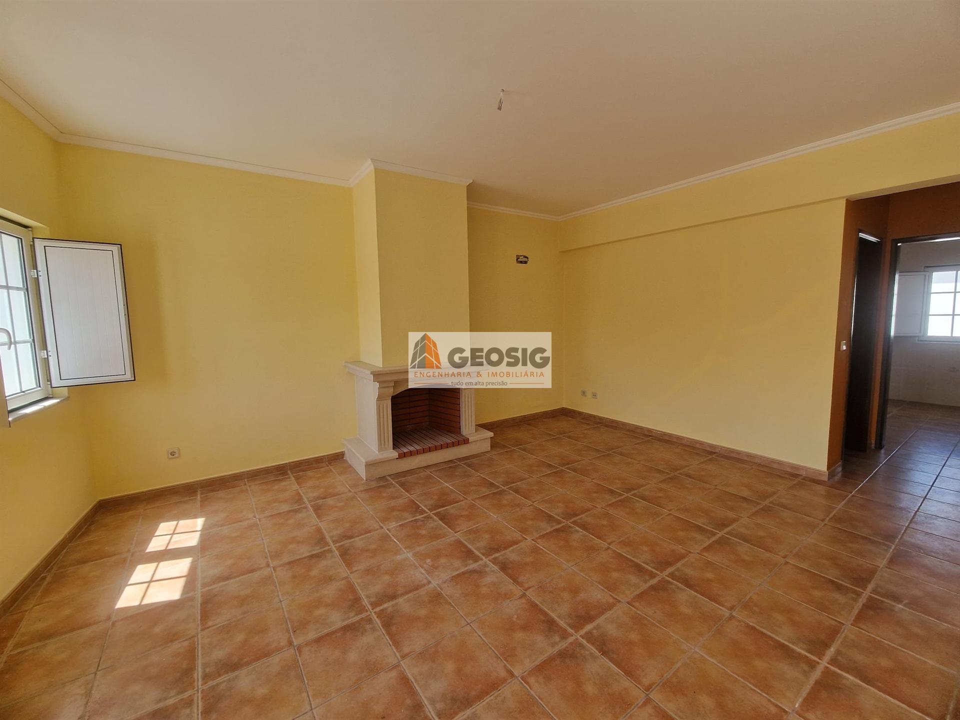 Moradia Geminada T2 Venda em Rosário,Almodôvar