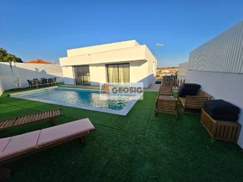 Moradia Isolada T3+1 Venda em Almodôvar e Graça dos Padrões,Almodôvar