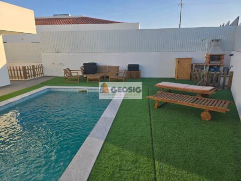 Moradia Isolada T3+1 Venda em Almodôvar e Graça dos Padrões,Almodôvar