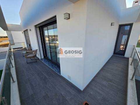 Moradia Isolada T3+1 Venda em Almodôvar e Graça dos Padrões,Almodôvar