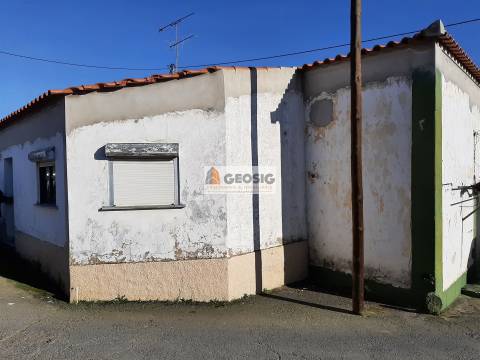 Moradia para Restaurar T2 Venda em Almodôvar e Graça dos Padrões,Almodôvar