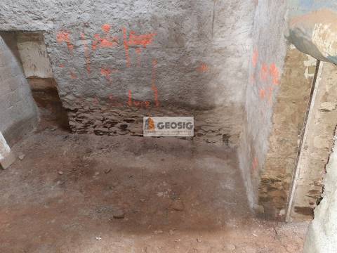 Moradia para Restaurar T2 Venda em Almodôvar e Graça dos Padrões,Almodôvar