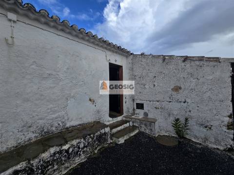 Moradia para Restaurar T1 Venda em Almodôvar e Graça dos Padrões,Almodôvar