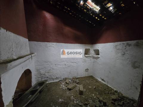 Moradia para Restaurar T1 Venda em Almodôvar e Graça dos Padrões,Almodôvar