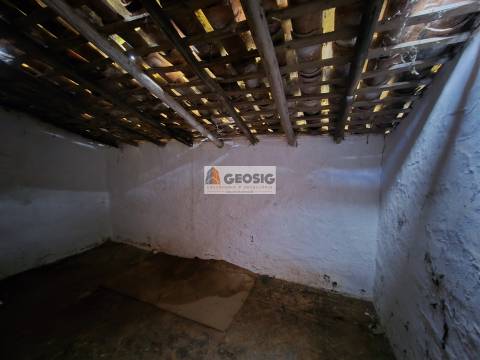 Moradia para Restaurar T1 Venda em Almodôvar e Graça dos Padrões,Almodôvar