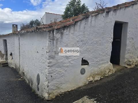 Moradia para Restaurar T1 Venda em Almodôvar e Graça dos Padrões,Almodôvar