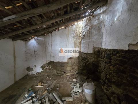 Moradia para Restaurar T1 Venda em Almodôvar e Graça dos Padrões,Almodôvar