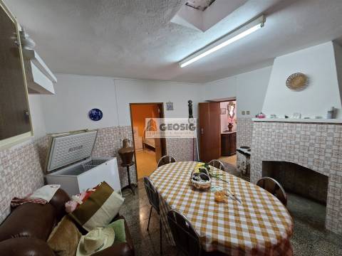 Moradia T3 Venda em Almodôvar e Graça dos Padrões,Almodôvar