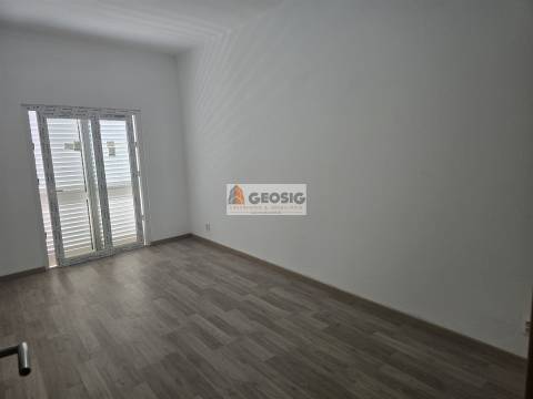 Moradia em Banda T4 Venda em Almodôvar e Graça dos Padrões,Almodôvar