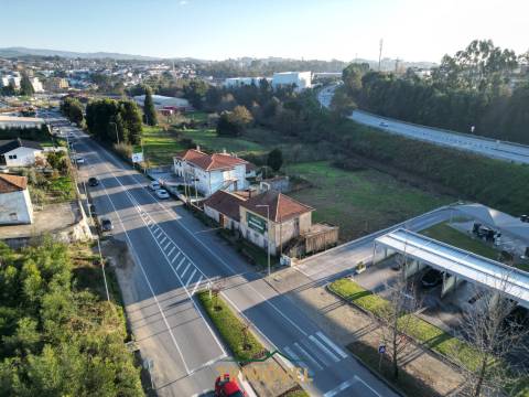 Moradia para restaurar na Avenida da Liberdade