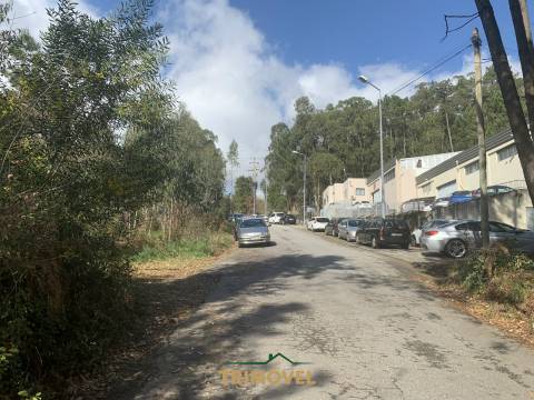 Terreno em Zona Industrial