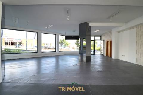 Loja  Arrendamento em Oliveira de Azeméis, Santiago de Riba-Ul, Ul, Macinhata da Seixa e Madail,Oliveira de Azeméis