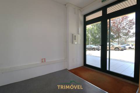 Loja  Arrendamento em Oliveira de Azeméis, Santiago de Riba-Ul, Ul, Macinhata da Seixa e Madail,Oliveira de Azeméis