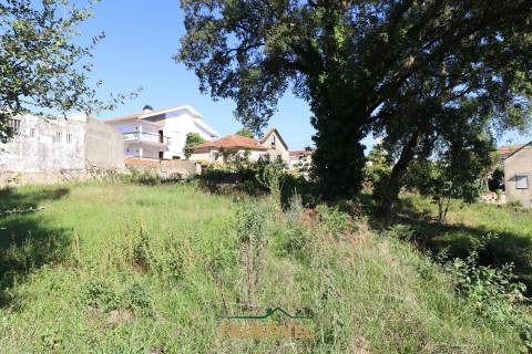 Terreno Urbano  Venda em Oliveira de Azeméis, Santiago de Riba-Ul, Ul, Macinhata da Seixa e Madail,Oliveira de Azeméis
