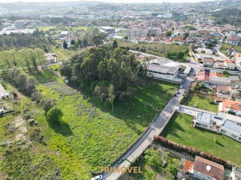 Terreno com Projecto Aprovado