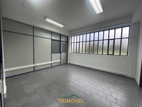 Armazém  Arrendamento em São Roque,Oliveira de Azeméis