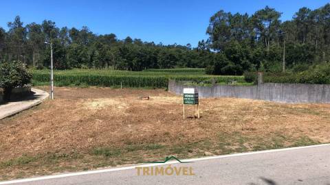 Terreno em São Miguel de Souto