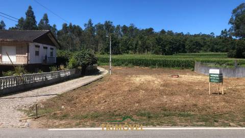 Terreno em São Miguel de Souto