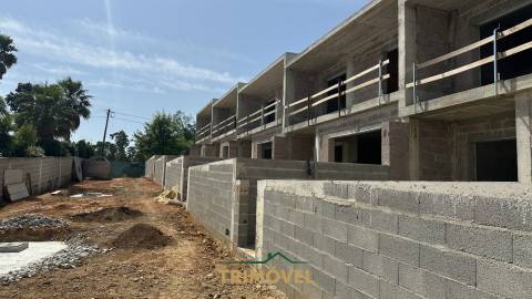 Moradia em Banda T3 Venda em Nogueira do Cravo e Pindelo,Oliveira de Azeméis