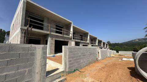 Moradia em Banda T3 Venda em Nogueira do Cravo e Pindelo,Oliveira de Azeméis