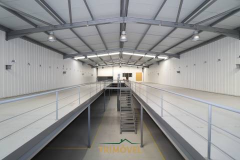 Pavilhão para arrendamento, Zona Industrial