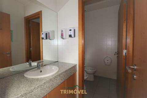 Pavilhão para arrendamento, Zona Industrial