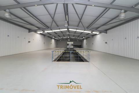 Pavilhão para arrendamento, Zona Industrial