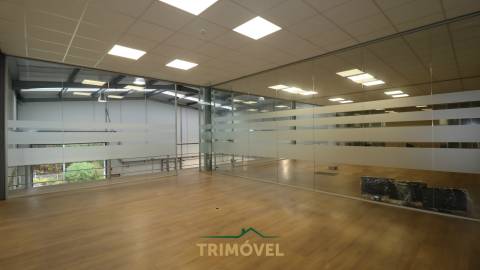 Fábrica/Indústria  Arrendamento em Nogueira do Cravo e Pindelo,Oliveira de Azeméis