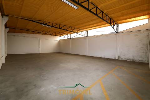 Pavilhão industrial em São Roque, Oliveira de Azeméis