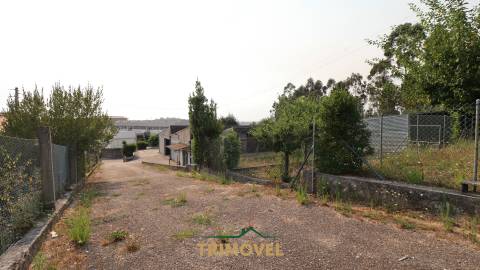 Pavilhão industrial em São Roque, Oliveira de Azeméis