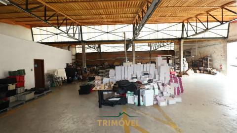 Pavilhão industrial em São Roque, Oliveira de Azeméis