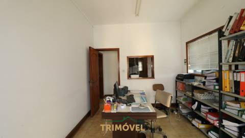 Pavilhão industrial em São Roque, Oliveira de Azeméis