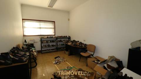 Pavilhão industrial em São Roque, Oliveira de Azeméis