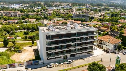 Apartamento T3 com terraço em São João da Madeira