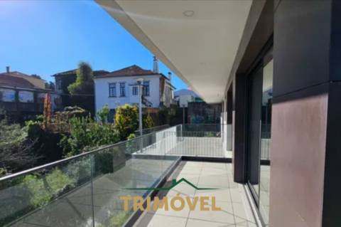 Apartamento T3 com terraço em São João da Madeira