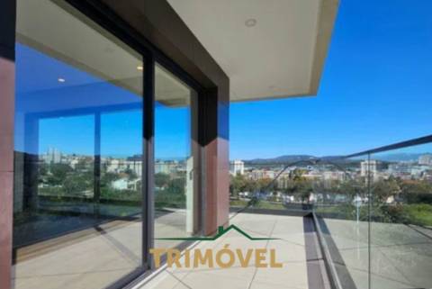 Apartamento T3 com terraço em São João da Madeira