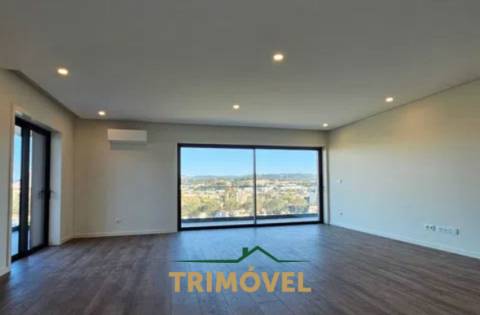 Apartamento T3 com terraço em São João da Madeira