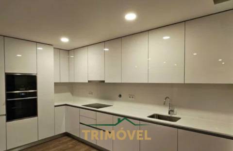 Apartamento T3 com terraço em São João da Madeira