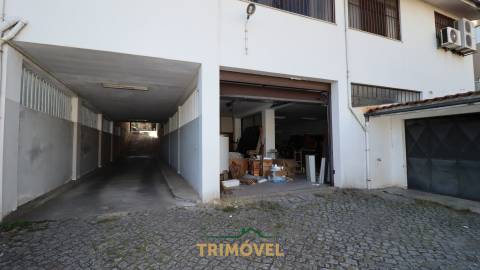 Armazém no Centro de Oliveira de Azeméis