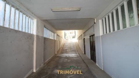 Armazém no Centro de Oliveira de Azeméis